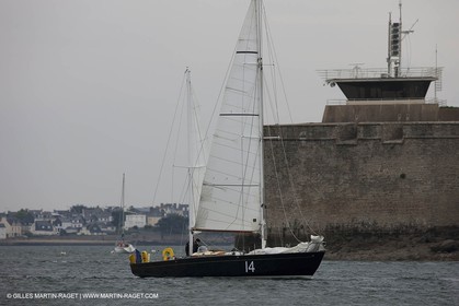 19 05 2010- Lorent- (FRA,56)  -  Pen Duick II in front of  Port Louis