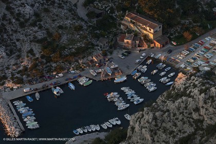 Décember 2009 - Marseille (FRA) - Les Calanques - Morgiou as seen from Sugiton Belvedere