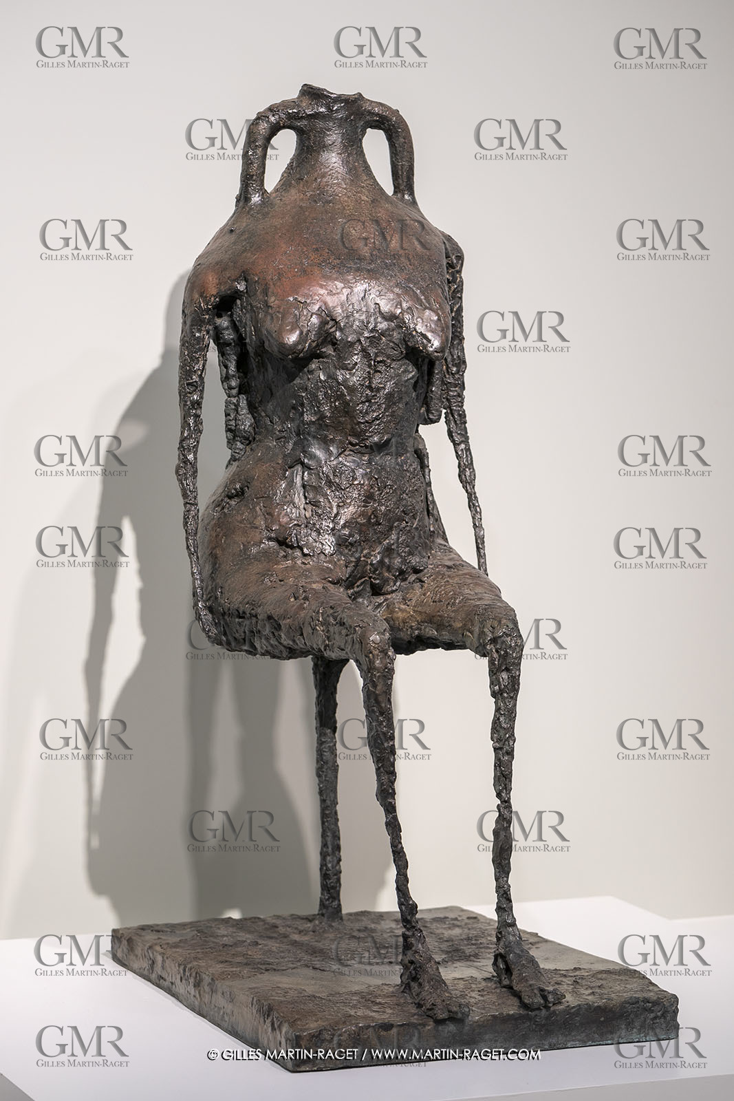30 10 2023, Montpellier (FRA), oeuvre de Germaine Richier, Exposition Centre Pompidou - Musée Fabre 2023, L'Eau 1953-1954, Bronze patiné foncé,Fondeur : Susse, Paris, 147 x 62 x 98 cm, Centre Pompidou, Musée national d'art moderne, Paris, achat de l'état, 1956