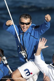 Samedi 5 septembre 2009 - Hyères (FRA, 83) - L'Hydroptère bat le record du monde de vitesse avec un run à 51,36 knts (sous réserve de ratification par le WSSRC)