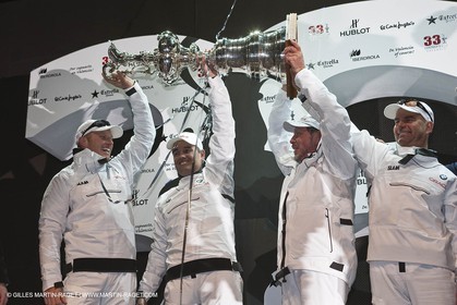 14 02 2010 - Valencia (ESP) - 33rd America's Cup - BMW ORACLE Racing - Race 2 - James Spithill - Russell Coutts - Larry Ellison - John Kostecki