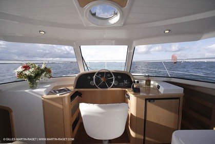 23 07 07 - La Rochelle - Chantier Fountaine Pajot - Highland
