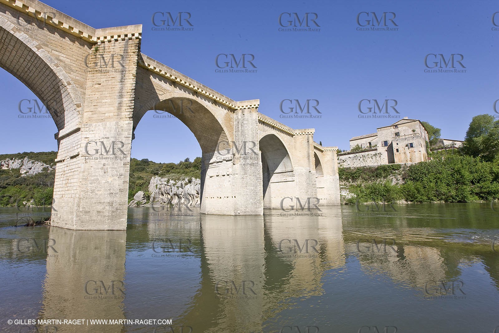 28 04 2009 - Ste Anastasie (FRA, 30) - Atlas Nîmes Métropole -  2009 campaign - Saint Nicolas bridge